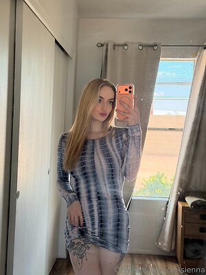 Sienna Riley leaked photo #6