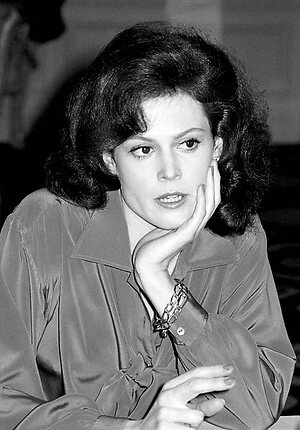 Sigourney Weaver Nude Leaked Photo #19