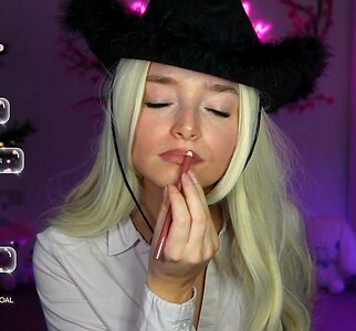 sillylilyzz Nude Leaked Photo #5