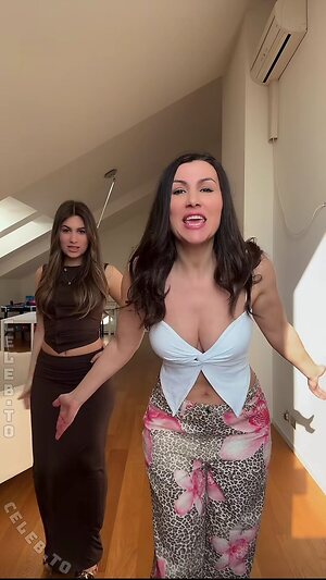 Silvanaqsj Nude Leaked Photo #4