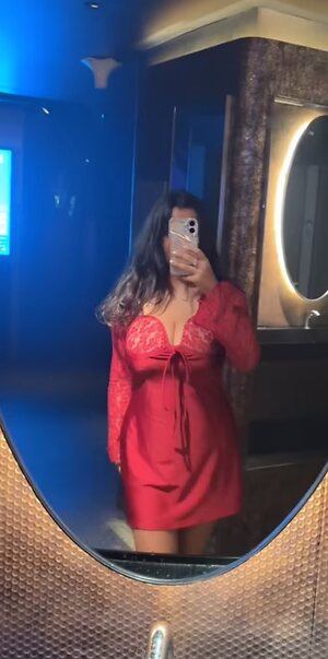 Simran Kamra Nude Leaked Photo #5