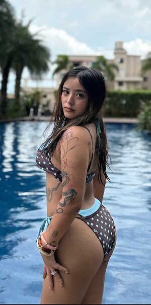 simranyonzon leaked photo #4
