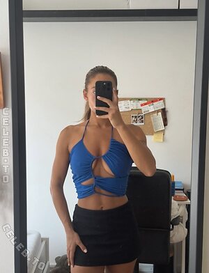 sinaue Nude Leaked Photo #17