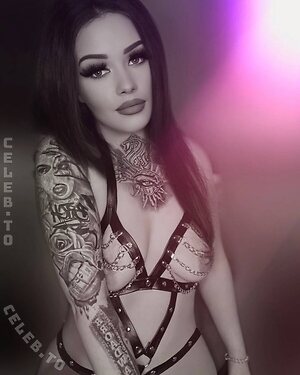 sina_x3 Nude Leaked Photo #2