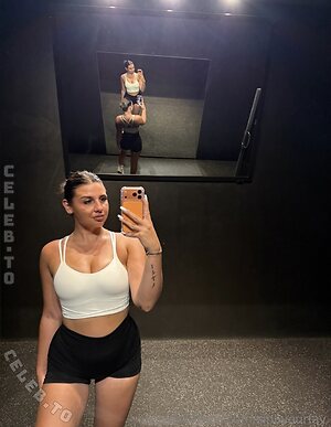 Sinayourfav photo