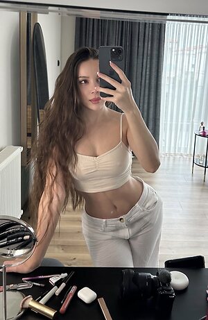 Sinem Ozgur leaked photo #54