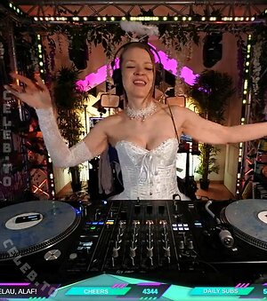 Sintica Nude Leaked Photo #5