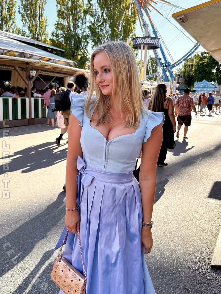 Sissie_Loves_It photo