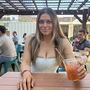Sitting leaked photo #17