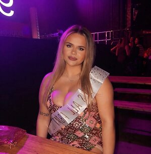 Sitting leaked photo #57
