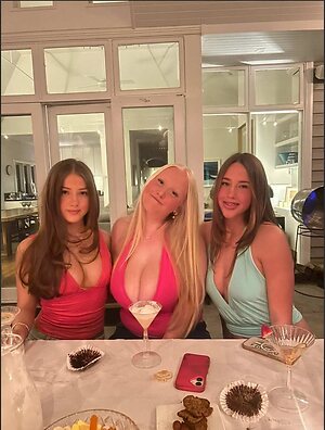 Sitting Nude Leaked Photo #71