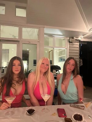 Sitting Nude Leaked Photo #72