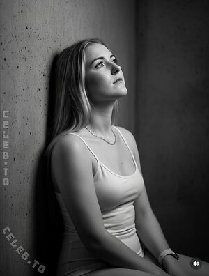Skarlett Silvia Velvet photo