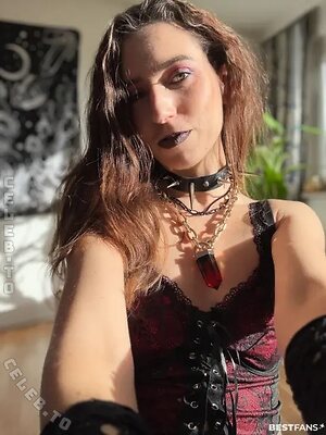 Skarlya photo
