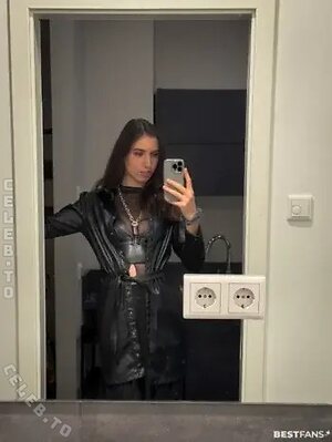 Skarlya Nude Leaked Photo #9