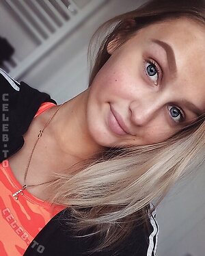 Slimladysashka Nude Leaked Photo #6