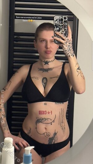 Smokeish Nude Leaked Photo #5