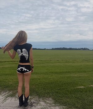 Snickerbitch leaked photo #2