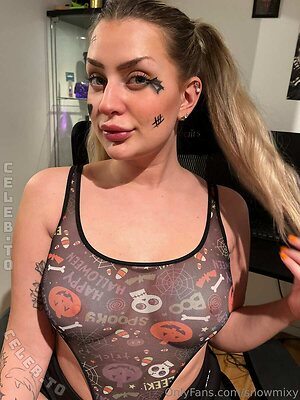 Snowmixy Nude Leaked Photo #26