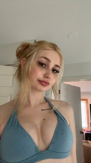 Snuzu Nude Leaked Photo #21