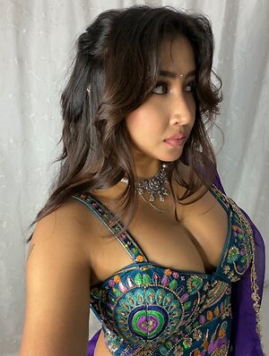 Sofia Ansari leaked photo #35