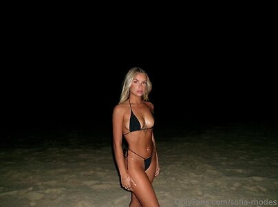 Sofia Rhodes leaked photo #6