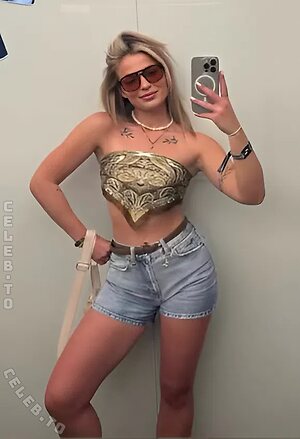 Sofie Richter Nude Leaked Photo #11