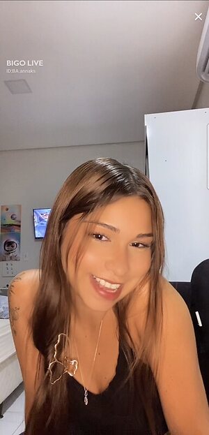 Someone know her Superlive ID ? Bigo ID: Ba.annaks