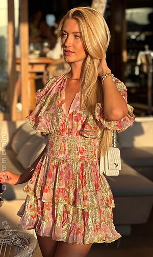 Sona Holenakova photo