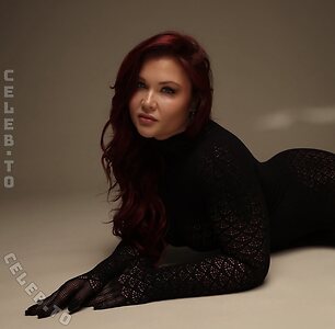 Sophia Thiel Nude Leaked Photo #4