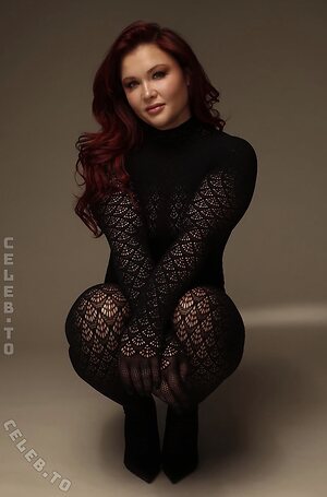 Sophia Thiel Nude Leaked Photo #5