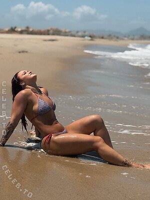 Sophia Thiel photo