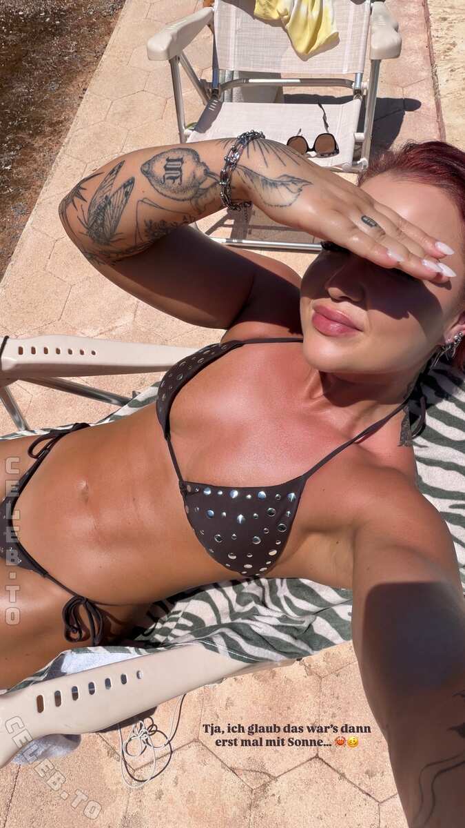 Sophia Thiel photo
