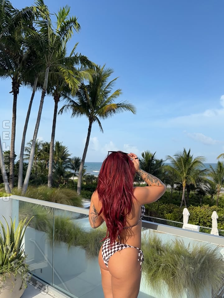 Sophia Thiel photo
