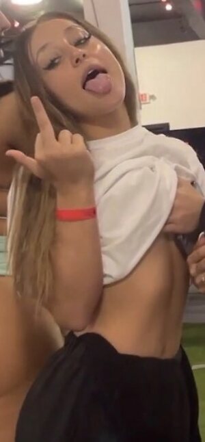 sophiasilverstein leaked photo #9