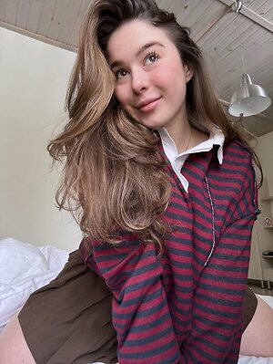 Sophie Bell leaked photo #44