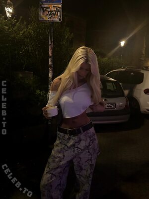 Sophie Charlott photo