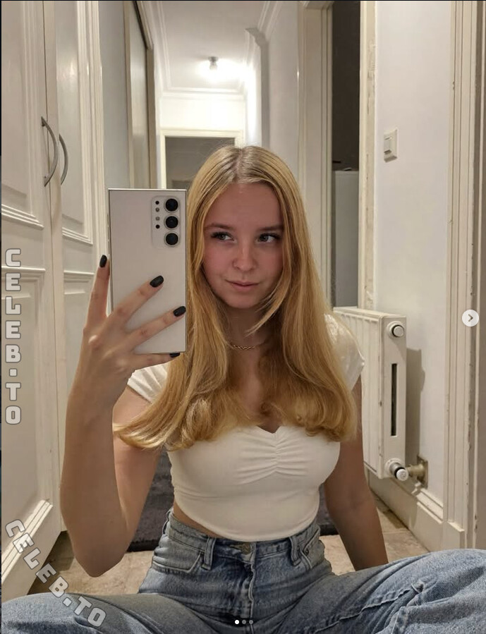sophie forster photo