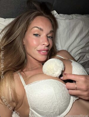 Sophie Lauren Nude Leaked Photo #21