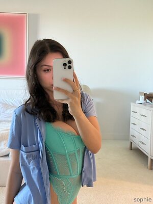 Sophie Mudd leaked photo #309
