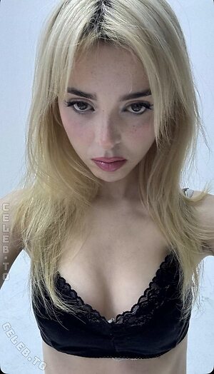 Sophie Powers Nude Leaked Photo #21