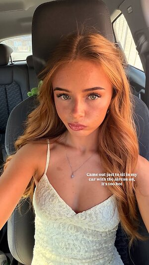 Sophie Williams leaked photo #6