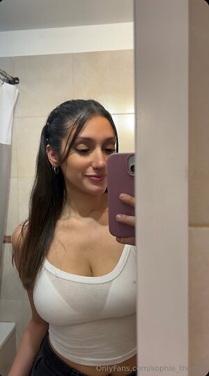 Sophie leaked photo #37