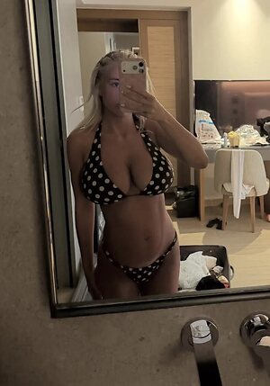 Sophie leaked photo #48