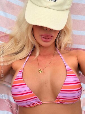 Sophiecharlotth Nude Leaked Photo #11