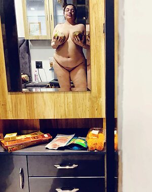 Sophie_Mazi. leaked photo #21
