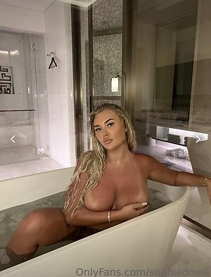 sophieoneill leaked photo #9