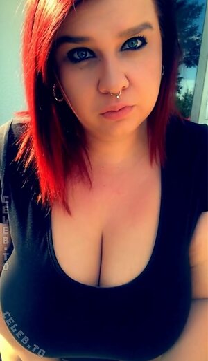 SophieSchmande Nude Photos