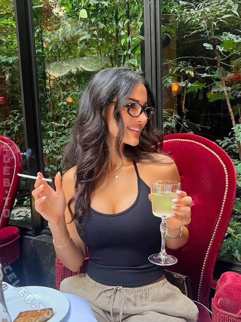 SSSniperwolf (SSSniperwolf / Lia / liawolf / c/sssniperwolf) Nude Leaked Photo #11