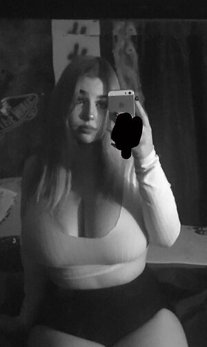 St0ned_aliyah leaked photo #25